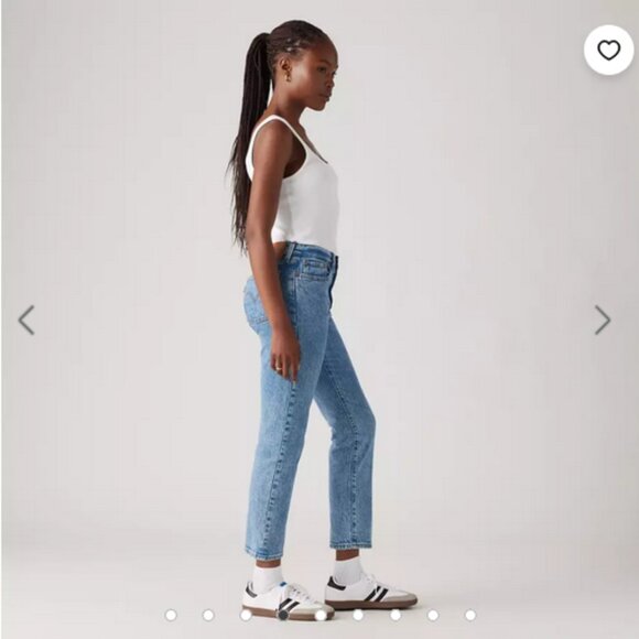 Levi's Wedgie Straight Fit Light Wash (Barely worn) - Picture 5 of 9